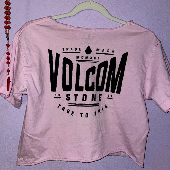 A womens 1991 Volcom cut cropped top. - Picture 3 of 3